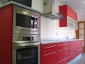 cocina-lacada-roja-encimera-silestone6